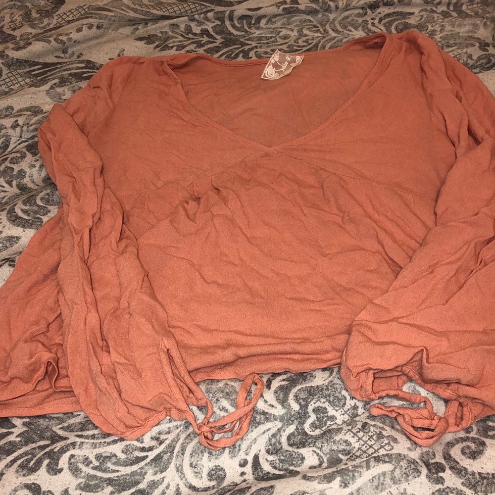 🍂Low V flowey shirt 🍂